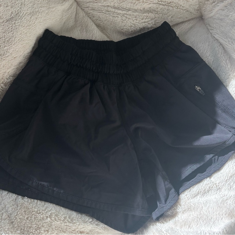 Lululemon tracker shorts black size 4